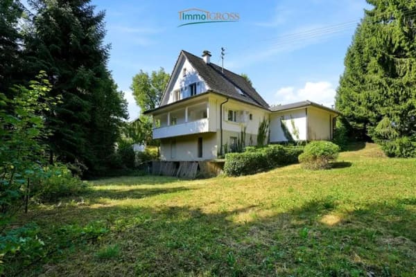 Immobilie in Hasel - Großzügiges Einfamilienhaus in ruhiger Lage mit Garten, Sauna und viel Potenzial in Hasel - Bild 1