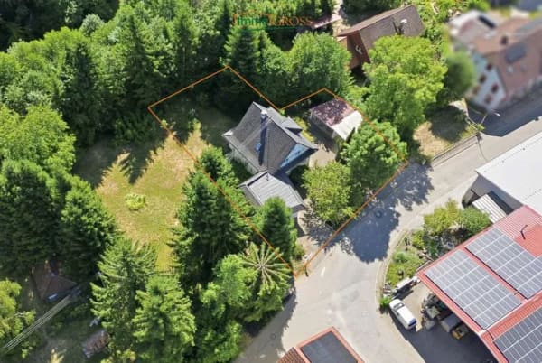 Immobilie in Hasel - Großzügiges Einfamilienhaus in ruhiger Lage mit Garten, Sauna und viel Potenzial in Hasel - Bild 3