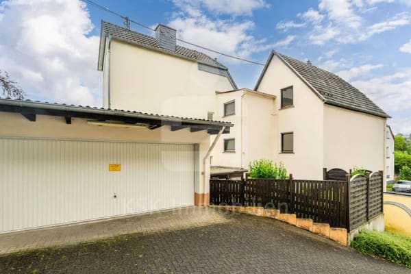 Immobilie in Unkel - Charmantes Einfamilienhaus mit Sanierungsbedarf und viel Gestaltungsspielraum! - Bild 2