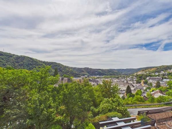 Immobilie in Bad Ems - Rohdiamant mit unverbaubare Aussicht: Großzügige Wohnung mit Gestaltungspotenzial in Bad Ems! - Bild 0