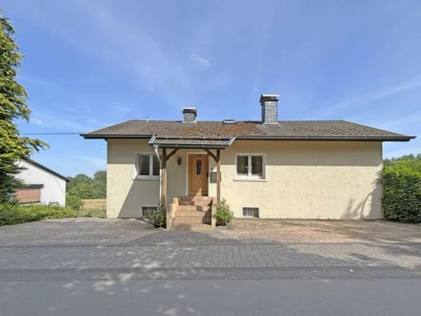 Immobilie in Nürburg - Solides Wohnhaus in direkter Nähe zur Nordschleife am Nürburgring/Eifel - Bild 0