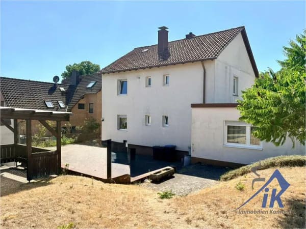Immobilie in Schönenberg-Kübelberg - IK I  Kübelberg: Großzügiges Wohnhaus mit viel Potenzial – optional mit zusätzlichem Grundstück - Bild 1