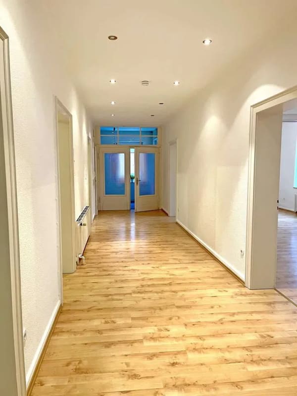 Immobilie in Bad Oeynhausen - Viel Platz, zwei Wohneinheiten und Potenzial für eigene Ideen - Bild 1