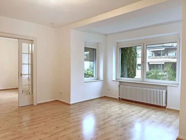 Immobilie in Bad Oeynhausen - Viel Platz, zwei Wohneinheiten und Potenzial für eigene Ideen - Bild 2