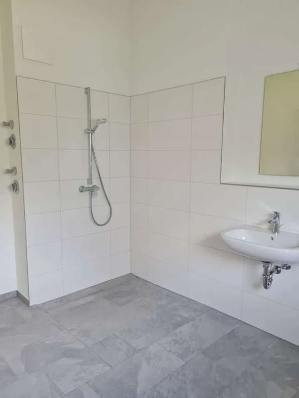 Immobilie in March - Sicher vermietet & neuwertig – 2-Zimmer-Gartenwohnung in March-Holzhausen als ideale Kapitalanlage! - Bild 3