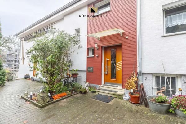 Immobilie in Besigheim - Charmantes Einfamilienhaus mit großem Grundstück, Garten und moderner Ausstattung! - Bild 2