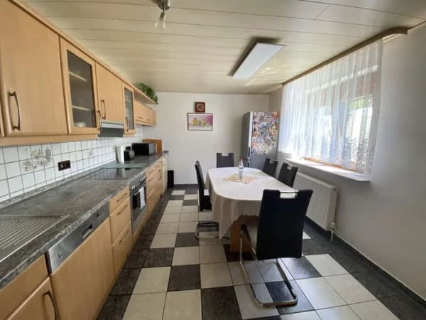 Immobilie in Mücke - Bezahlbar - gepflegtes Einfamilienhaus in Nieder-Ohmen mit begehrter Bahn-Haltestation! - Bild 3