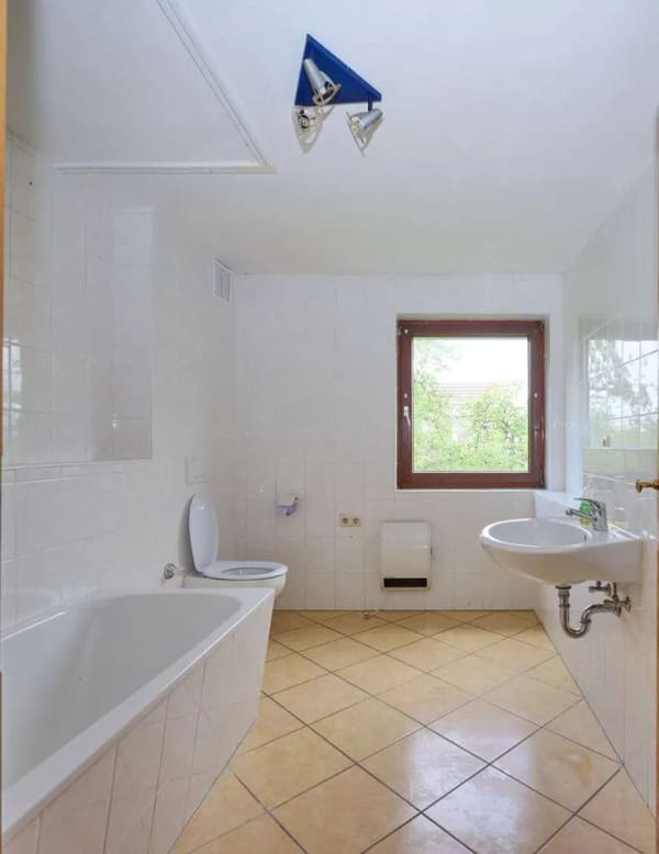 Immobilie in Wiesenbach - Investoren-Paket: 4 separate Eigentumswohnungen (172 m²) – Maximale Freiheit für Sanierer & Monteurs - Bild 1