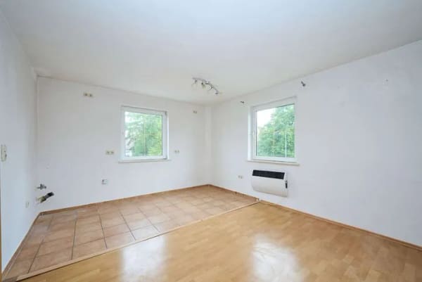 Immobilie in Wiesenbach - Investoren-Paket: 4 separate Eigentumswohnungen (172 m²) – Maximale Freiheit für Sanierer & Monteurs - Bild 2