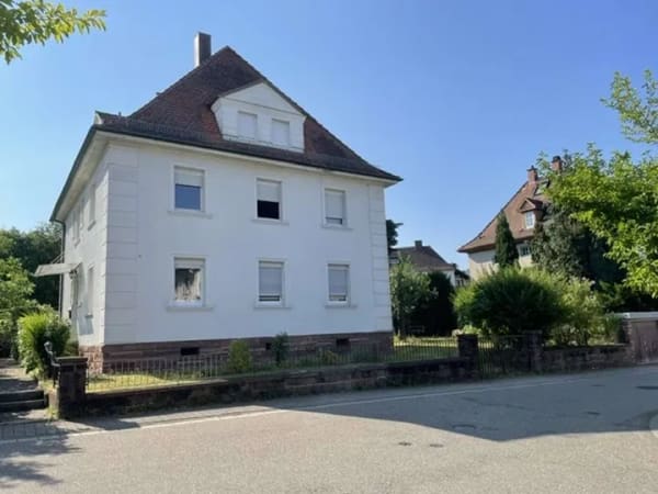 Immobilie in Ettlingen - Schönes 3 Familienhaus in Toplage von Ettlingen - Bild 1