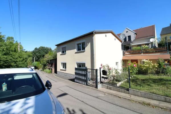 Immobilie in Oberlungwitz - Oberlungwitz + Tolles Einfamilienhaus + neuer Außenbereich + Terrasse - Bild 0