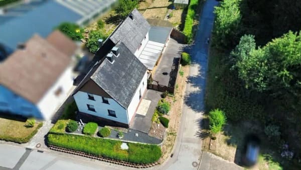 Immobilie in Tawern - Variable Nutzungschancen- Freistehendes Ein-/ Zweifamilienhaus in Tawern! - Bild 1