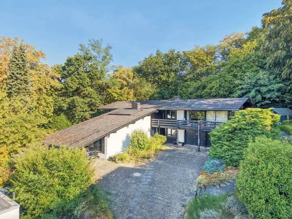 Immobilie in Königswinter - Einfamilienhaus in Split-Level-Architektur und Einliegerwohnung - Bild 0