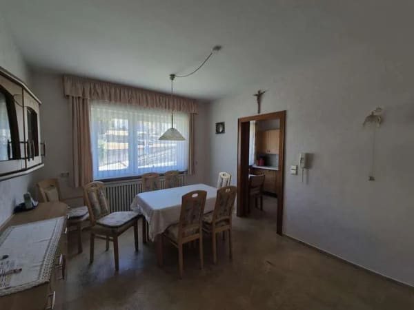Immobilie in Schmitten - Vielseitiges Wohn- und Geschäftshaus mit großzügigem Hof, Garage und flexiblen Nutzungsmöglichkeiten - Bild 3