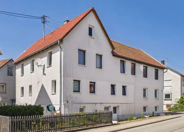 Immobilie in Dornhan - Modernisiertes Zweifamilienhaus – flexibel wohnen, gemeinsam leben oder vermieten - Bild 0