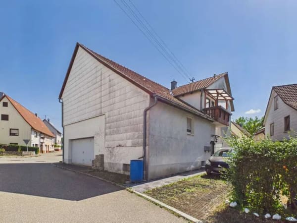 Immobilie in Dornhan - Modernisiertes Zweifamilienhaus – flexibel wohnen, gemeinsam leben oder vermieten - Bild 2