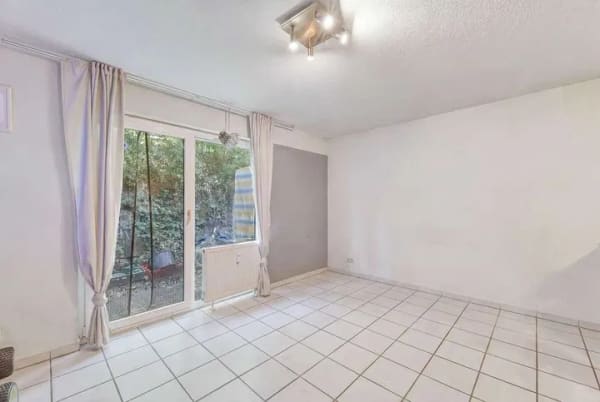 Immobilie in Kirchheim unter Teck - Attraktive Kapitalanlage – vermietete 1-Zimmer-Wohnung mit Terrasse & Tiefgaragenstellplatz - Bild 3