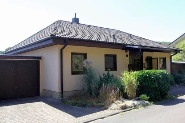 Immobilie in Oberwörresbach - Bungalow-Idylle: Ruhig wohnen mit traumhaftem Weitblick! - Bild 1