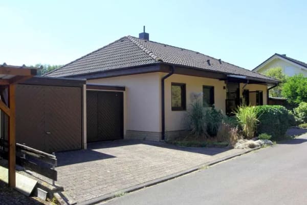 Immobilie in Oberwörresbach - Bungalow-Idylle: Ruhig wohnen mit traumhaftem Weitblick! - Bild 2