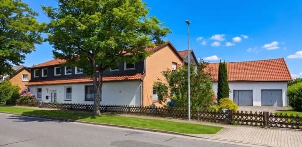 Immobilie in Edemissen - Edemissen - Wehnsen - viel Raum für 2 Haushalte - Nebengebäude mit großer Nutzfläche und Garagen - Bild 2