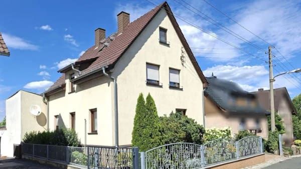 Immobilie in Unterwellenborn - Großzügiges Einfamilienhaus mit Gartenparadies in Könitz! - Bild 0