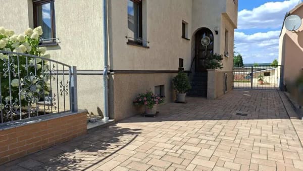 Immobilie in Unterwellenborn - Großzügiges Einfamilienhaus mit Gartenparadies in Könitz! - Bild 2