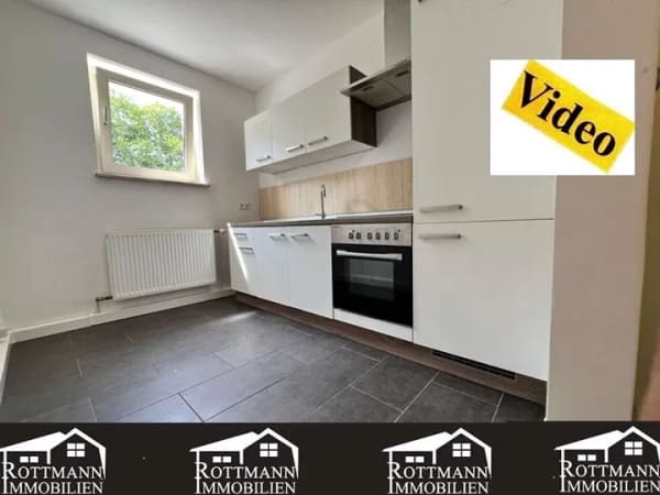 Immobilie in Hof - Renovierte 2 Zimmer-Mietwohnung mit Balkon, Badewanne, EBK.., - Bild 1