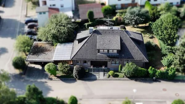 Immobilie in Steinheim am Albuch - Einfamilienhaus verklinkert mit ELW und Garten in ruhiger Lage - Bild 1