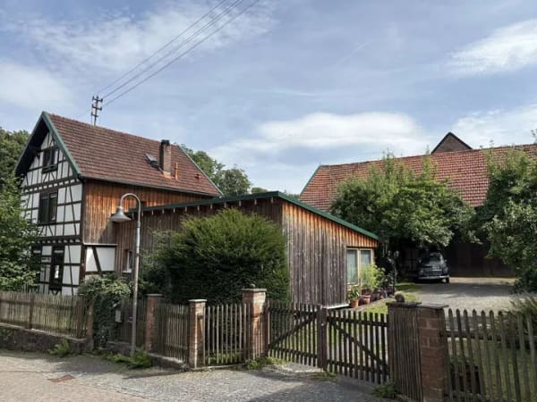 Immobilie in Birstein - Historisches Fachwerkhaus mit Charme  Bezahlbares Wohnen und Arbeiten ca. 60 min. von Ffm. entfernt. - Bild 0