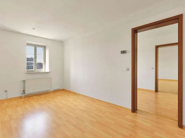 Immobilie in Leonberg - Mitten in der Leonberger Altstadt - 3-Zimmer-Wohnung im denkmalgeschützten Gebäude inkl. Stellplatz - Bild 4