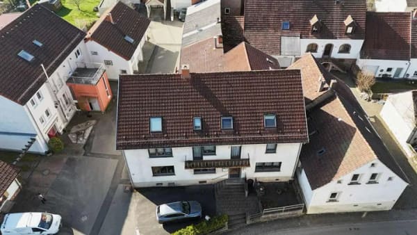 Immobilie in Jettenbach - Viel Potential: Großes Haus mit jeder Menge Platz in Jettenbach - Bild 0