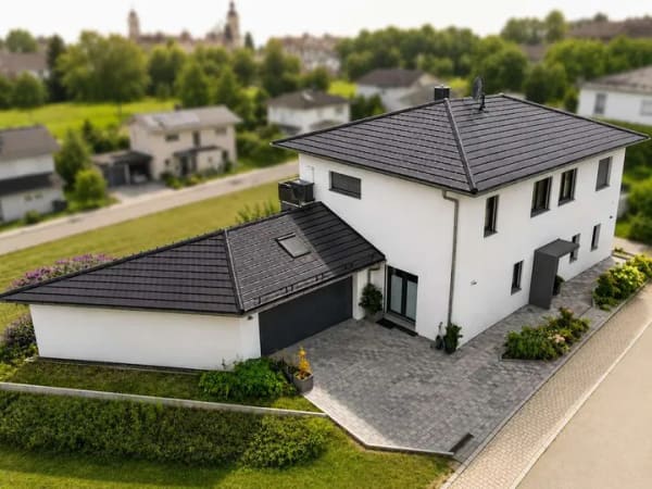 Immobilie in Thyrnau - Exklusives Einfamilienhaus KFW 40+ mit Einliegerwohnung und großem Garten - Bild 1