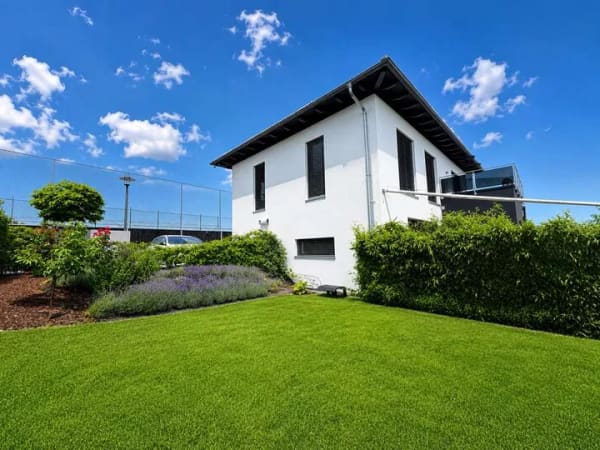Immobilie in Thyrnau - Exklusives Einfamilienhaus KFW 40+ mit Einliegerwohnung und großem Garten - Bild 2