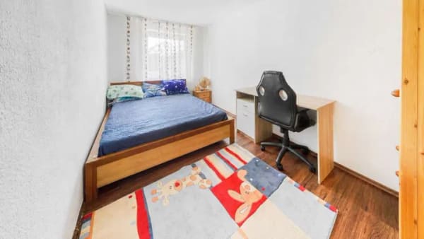 Immobilie in Bretzfeld - Viel Platz für Familien: großzügige Wohnung mit Balkon, Kellerraum und Garagenstellplatz - Bild 4