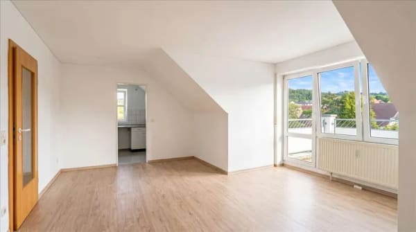 Immobilie in Blaustein - Helle 2-Zimmer-Dachgeschosswohnung mit Balkon & Ausblick in Blaustein - Bild 0