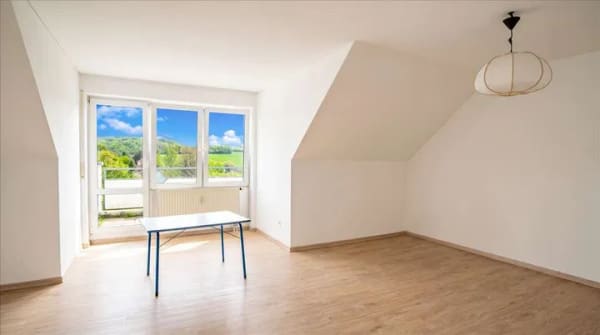 Immobilie in Blaustein - Helle 2-Zimmer-Dachgeschosswohnung mit Balkon & Ausblick in Blaustein - Bild 2