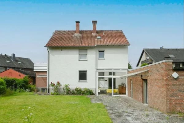 Immobilie in Steinhagen - Steinhagen-Brockhagen: 2-Familienhaus in ruhiger zentraler Wohnlage - Bild 0