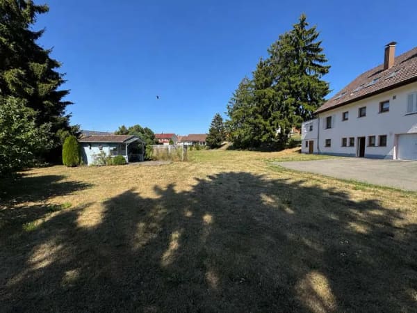 Immobilie in Fluorn-Winzeln - Ein Zuhause mit Möglichkeiten – Zweifamilienhaus auf großzügigem Grundstück direkt am Heimbach! - Bild 3