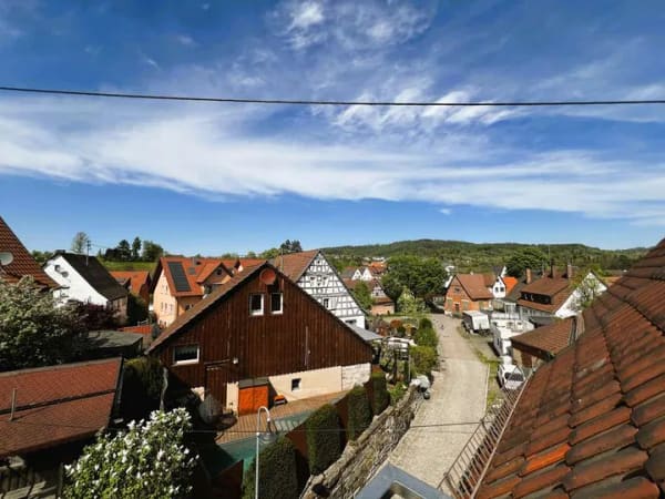 Immobilie in Backnang - Älteres 1-2 Familienhaus mit Dachterrasse und Einzelgarage in BK-Steinbach - Bild 3