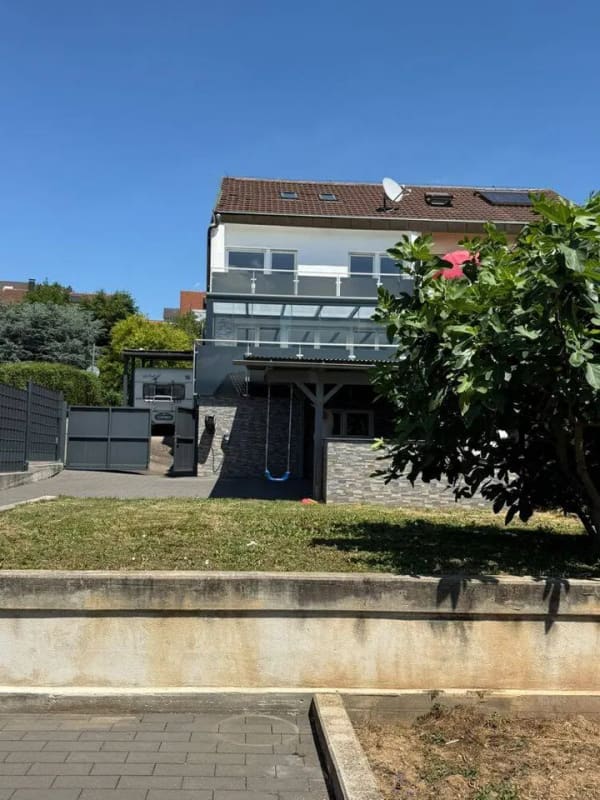 Immobilie in Erlenbach - Gepflegte Doppelhaushälfte mit Dachterrasse und Garten in Erlenbach - Bild 0