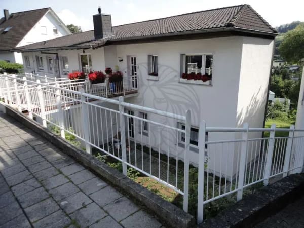 Immobilie in Westerburg - Westerburg-Stadt: Kapitalanleger aufgepasst-Gepflegtes Mehrfamilienhaus in Topplage - Bild 1