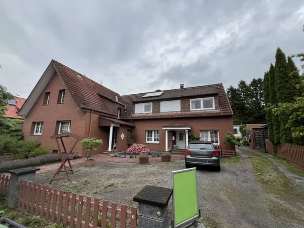 Immobilie in Barntrup - Zweifamilienhaus mit Raum für Ideen - Bild 0