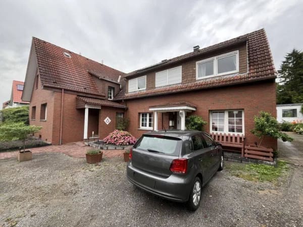 Immobilie in Barntrup - Zweifamilienhaus mit Raum für Ideen - Bild 1