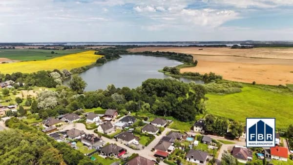 Immobilie in Klein Trebbow - Gefragt: Moderner und gepflegter Bungalow an der Stadtgrenze Schwerins in Seenähe - Bild 1