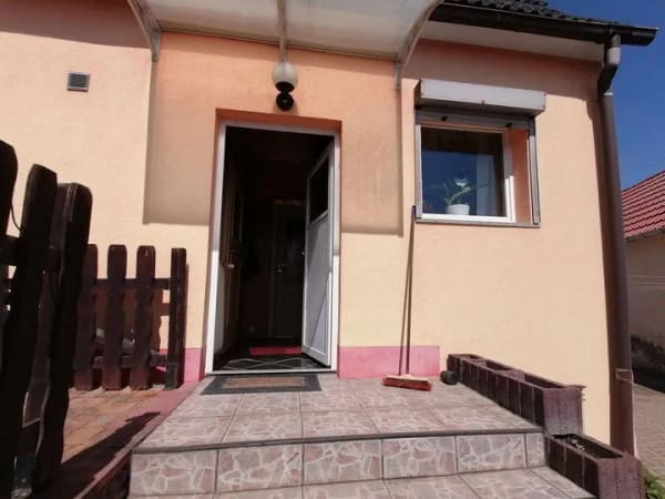 Immobilie in Mansfeld - Freistehendes Einfamilienhaus,  gepflegter Garten, Scheune, ruhige Lage im Ortsteil Gorenzen - Bild 4