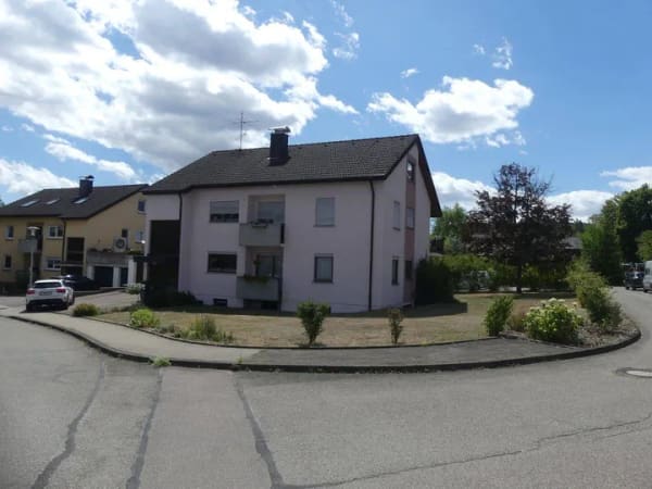 Immobilie in Gammertingen - Familienoase als sonniges Zweifamilienhaus mit großem Garten und Doppelgarage in Gammertingen. - Bild 1