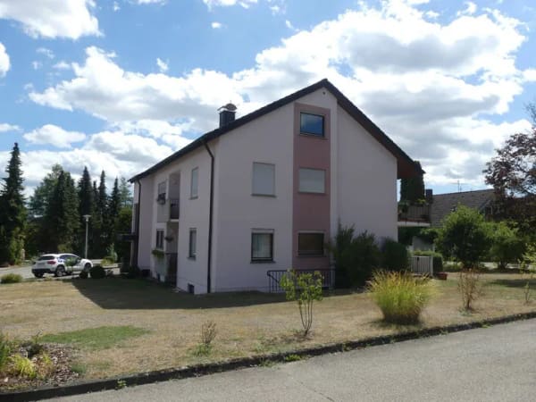 Immobilie in Gammertingen - Familienoase als sonniges Zweifamilienhaus mit großem Garten und Doppelgarage in Gammertingen. - Bild 3