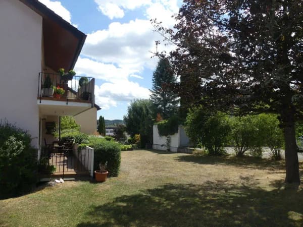 Immobilie in Gammertingen - Familienoase als sonniges Zweifamilienhaus mit großem Garten und Doppelgarage in Gammertingen. - Bild 4