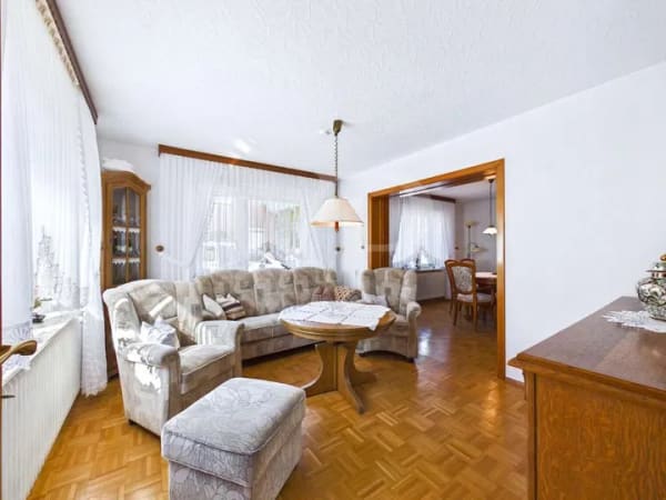 Immobilie in Hage - Einfamilienhaus mit Potenzial in zentraler Lage von Hage - Bild 2