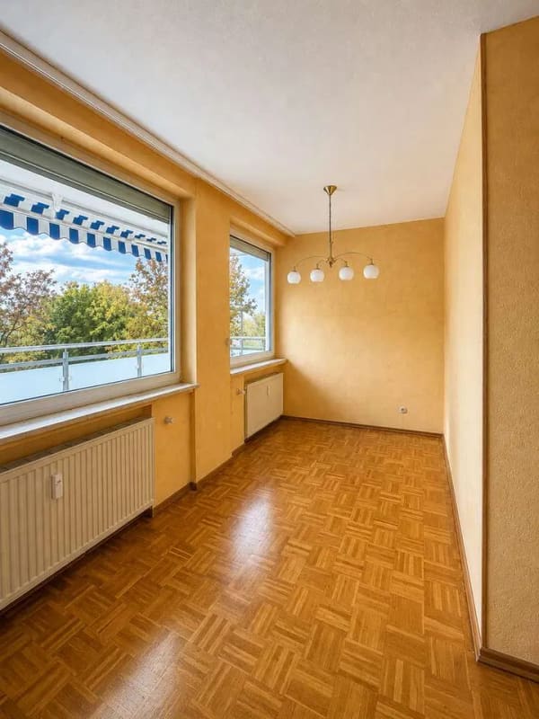 Immobilie in Steinbach - Renovieren & selbst gestalten | 2,5 Zimmer | großer Balkon | Aufzug | 68 m² - Bild 2